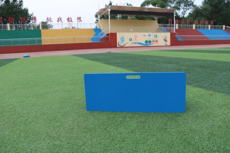 彩色足球反弹板